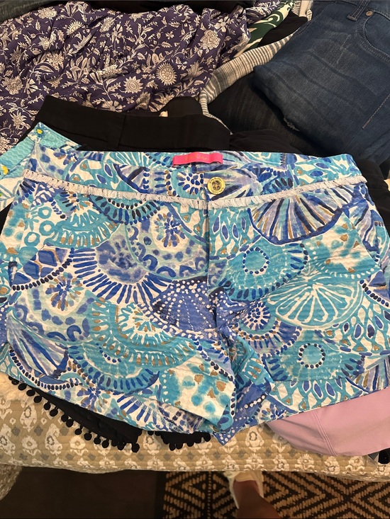 Lilly Pulitzer Pants - Lilly Pulitzer 4 EUC Blue Tropical Print Women's Shorts